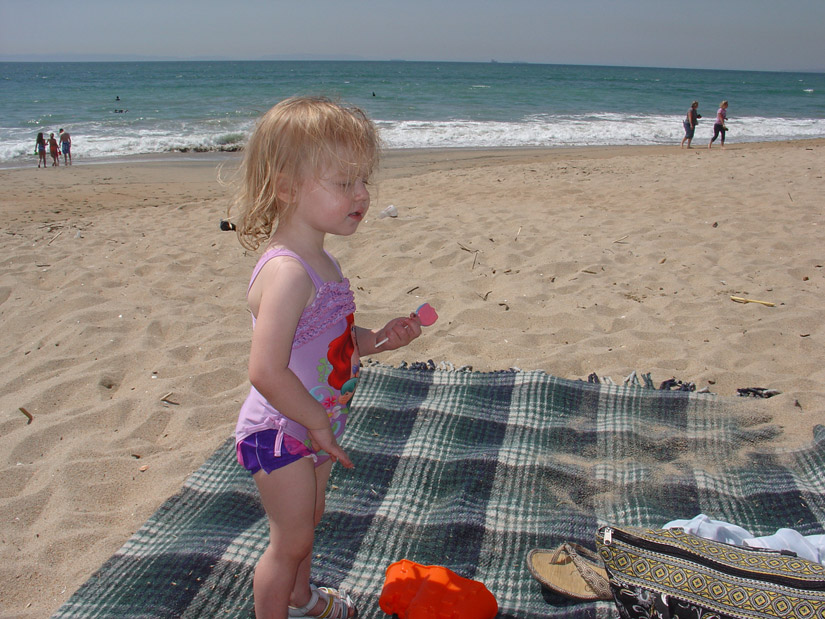 ../use_images/2010_vacation/beachclara.jpg
