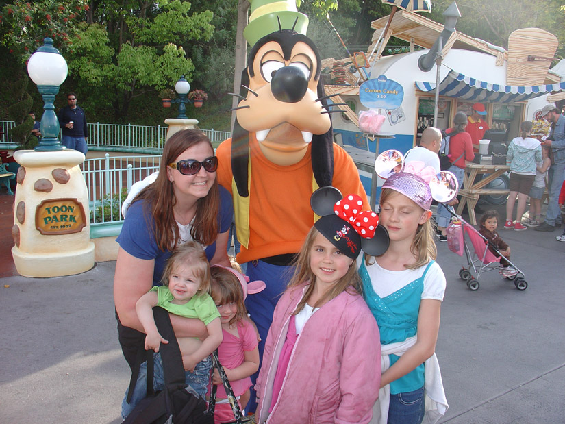 ../use_images/2010_vacation/goofy.jpg