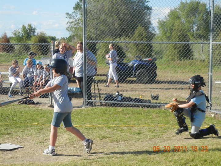 ../use_images/2011/Tricity_Batting.jpg ../use_images/2011/Tricity_Batting.jpg