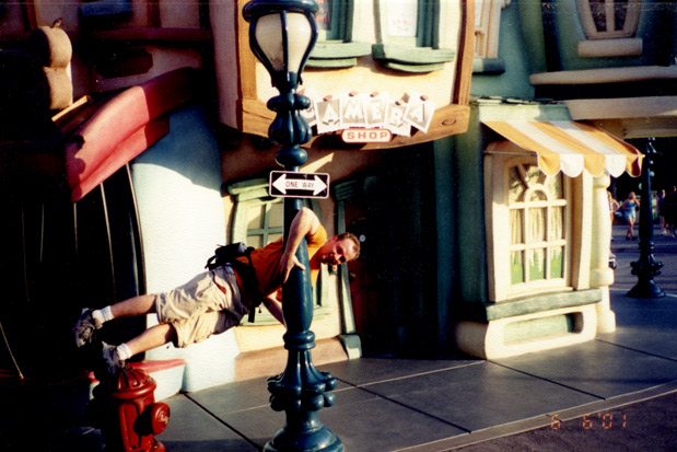 ../use_images/flashback/adam_disneyland_2001_3.jpg