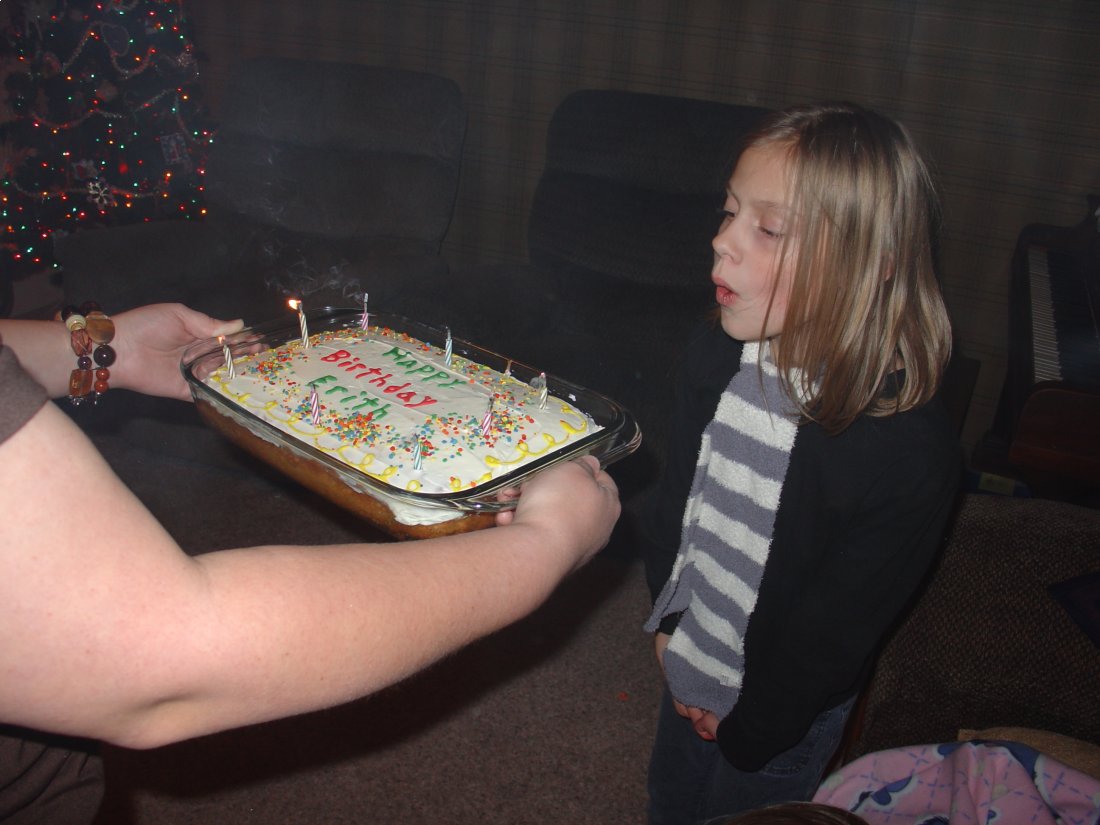 ../use_images/kids_2009/birthday_cake_2.JPG