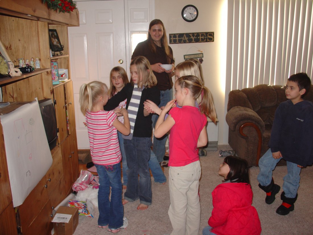 ../use_images/kids_2009/birthday_party_6.JPG