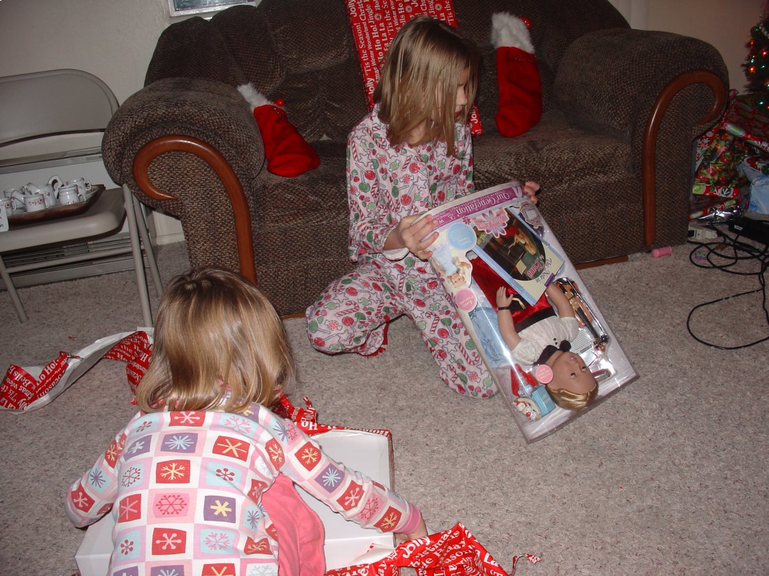 ../use_images/kids_2009/christmas_erith.JPG
