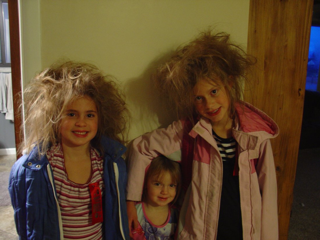 ../use_images/kids_2009/crazy_hair.JPG